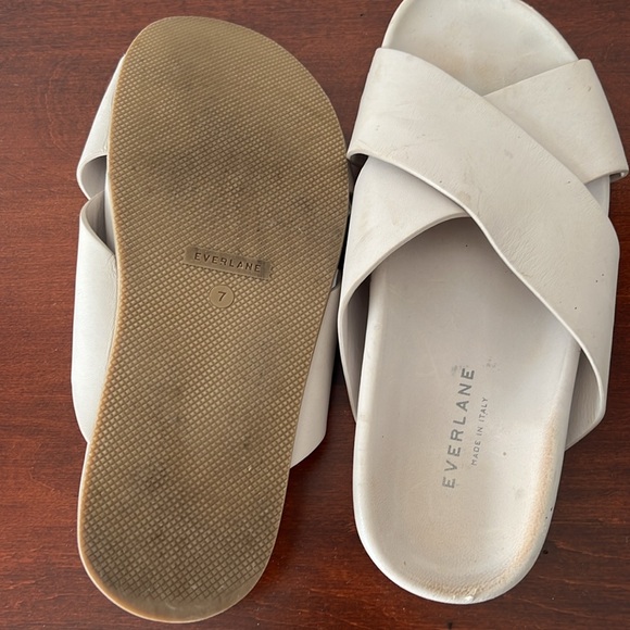 EVERLANE Slides - Picture 5 of 7